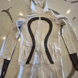 Lululemon jacket size 2!!